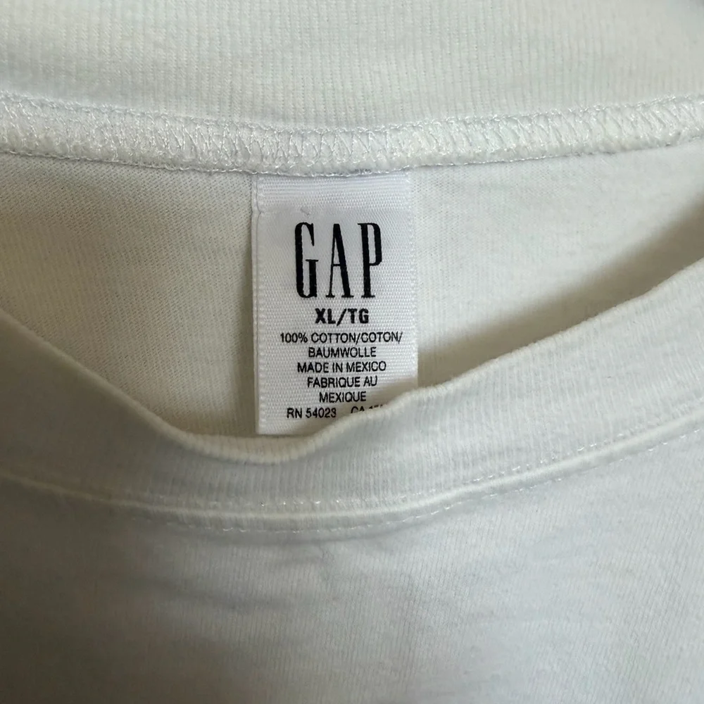 GAP White Long Sleeve Puppy Graphic Tee with Multicolored Lights